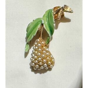 ✨ Vintage JJ Faux Pearl Floral Brooch | Gold-Tone & Green Enamel ✨SAME DAY SHIP